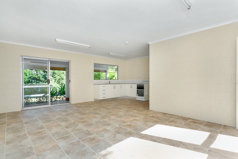 Photo - 242 Ganyan Drive, Speewah QLD 4881 - Image 4