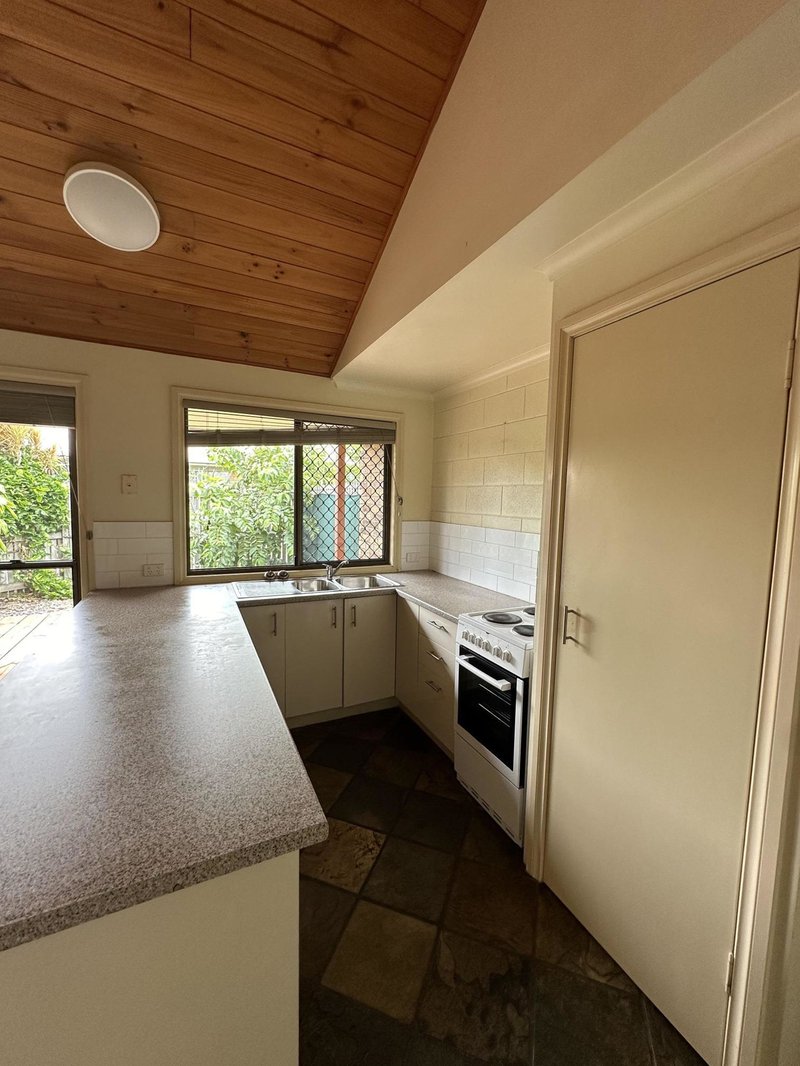 Photo - 2/42 George Street, Bundaberg South QLD 4670 - Image 2