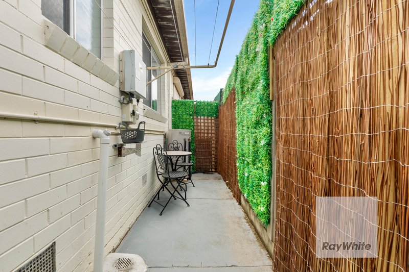 Photo - 2/42 Harbury Street, Reservoir VIC 3073 - Image 9