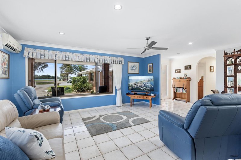 Photo - 2/42 Keith Compton Drive, Tweed Heads NSW 2485 - Image 4