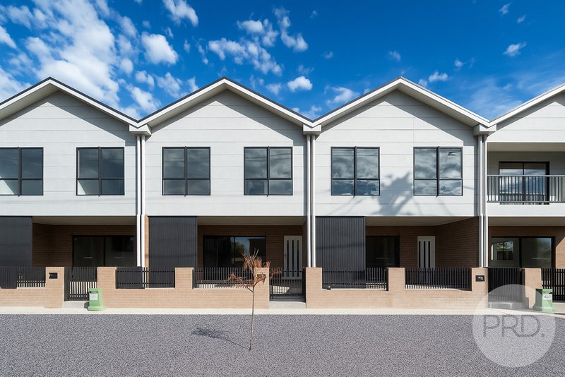 Photo - 242 Kincaid Street, Wagga Wagga NSW 2650 - Image 1