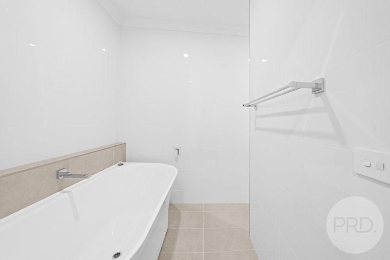 Photo - 242 Kincaid Street, Wagga Wagga NSW 2650 - Image 8