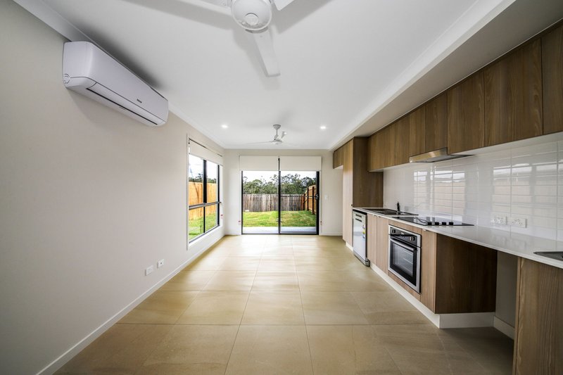 Photo - 2/42 Niles Court, Bahrs Scrub QLD 4207 - Image 2