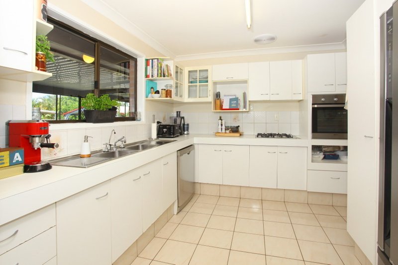 Photo - 242 Oxley Drive, Coombabah QLD 4216 - Image 5