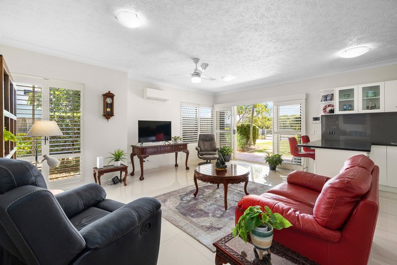 Photo - 2/42 Oyster Point Esplanade, Scarborough QLD 4020 - Image 7