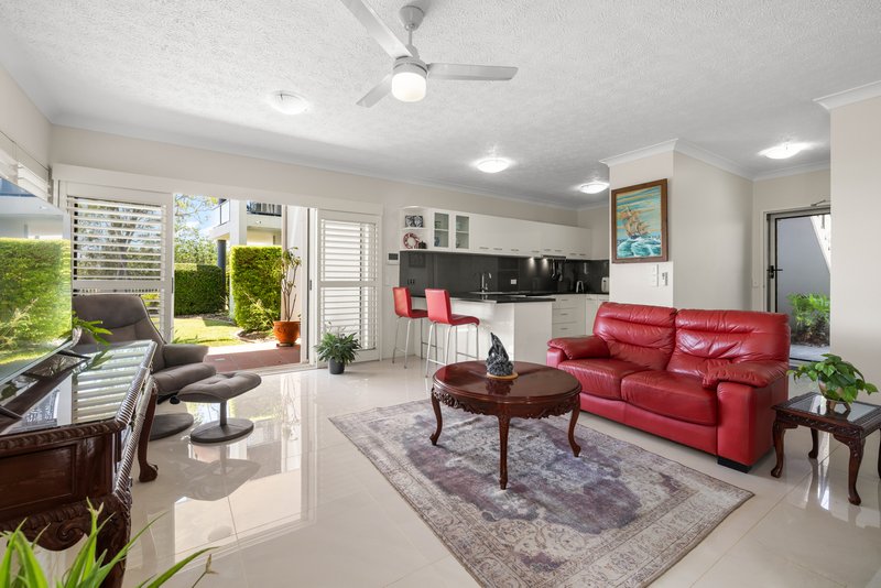 Photo - 2/42 Oyster Point Esplanade, Scarborough QLD 4020 - Image 8