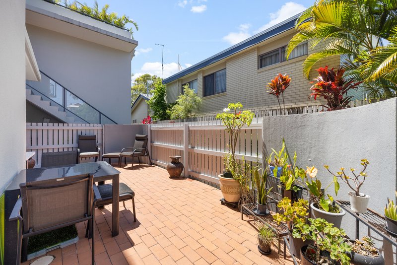 Photo - 2/42 Oyster Point Esplanade, Scarborough QLD 4020 - Image 10