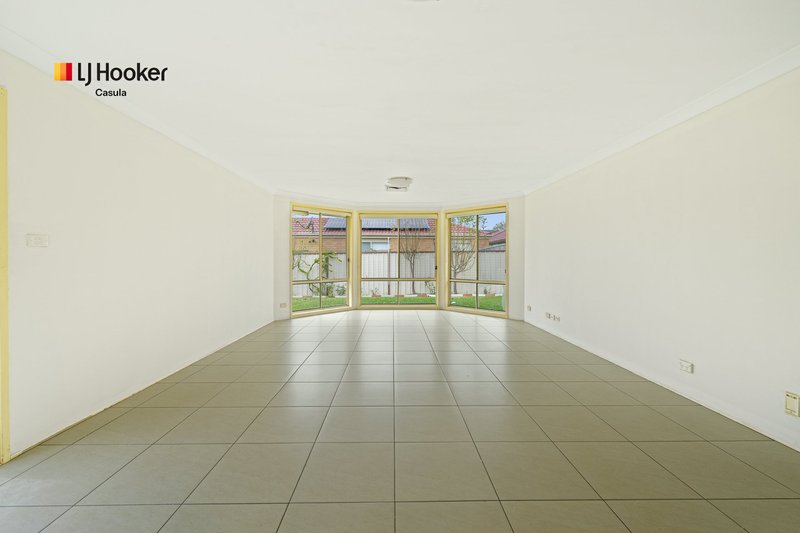 Photo - 242 Pacific Palms Circuit, Hoxton Park NSW 2171 - Image 3