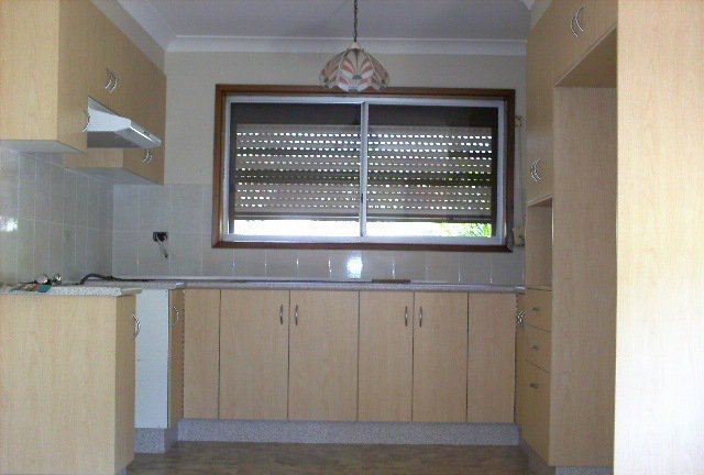 Photo - 2/42 Robertson Street, Port Kembla NSW 2505 - Image 3