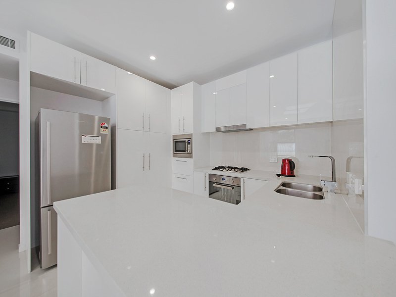 Photo - 2/42 Sanders Street, Upper Mount Gravatt QLD 4122 - Image 2