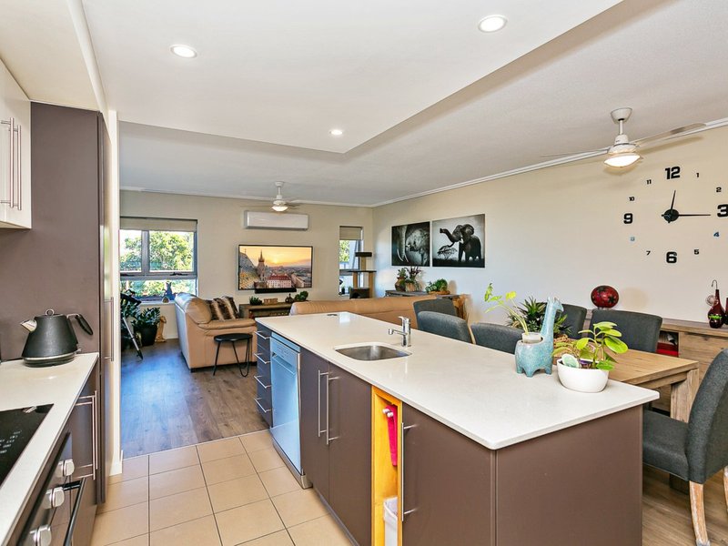 Photo - 2/42 Scottsdale Drive, Robina QLD 4226 - Image 9