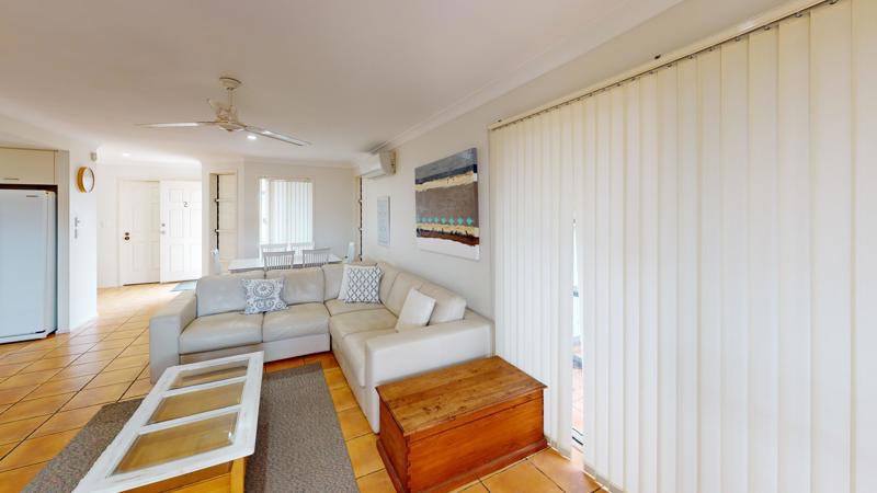 Photo - 2/42 Third Avenue, Palm Beach QLD 4221 - Image 2