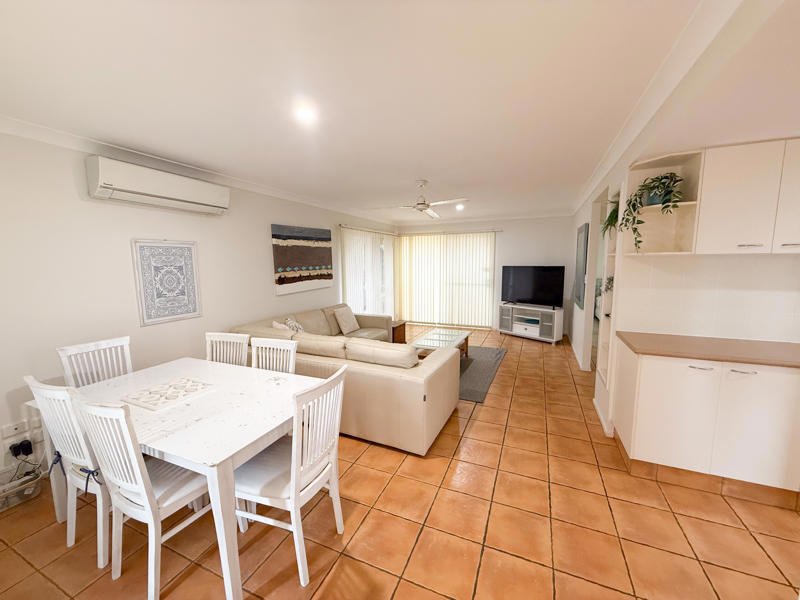 Photo - 2/42 Third Avenue, Palm Beach QLD 4221 - Image 14