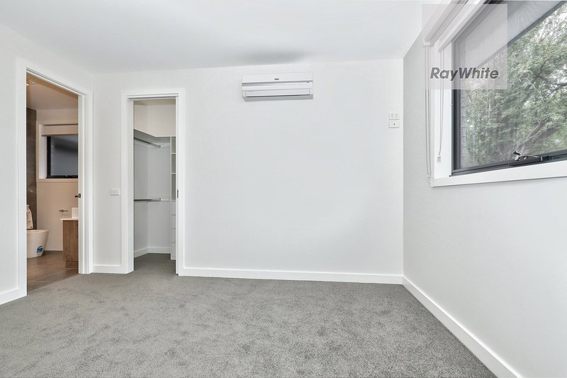 Photo - 2/42 Waratah Avenue, Tullamarine VIC 3043 - Image 4