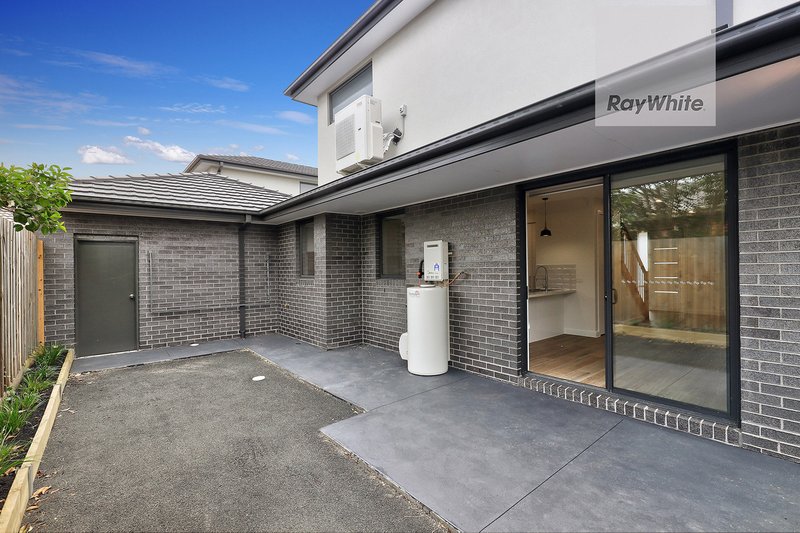 Photo - 2/42 Waratah Avenue, Tullamarine VIC 3043 - Image 9