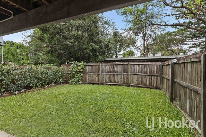 Photo - 2/42 William Parade, Fairfield QLD 4103 - Image 7