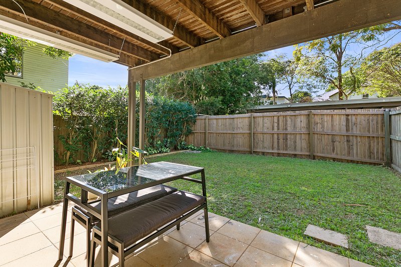 Photo - 2/42 William Parade, Fairfield QLD 4103 - Image 5