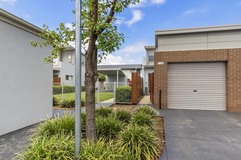 Photo - 24/20 Clare Burton Crescent, Franklin ACT 2913 - Image 3