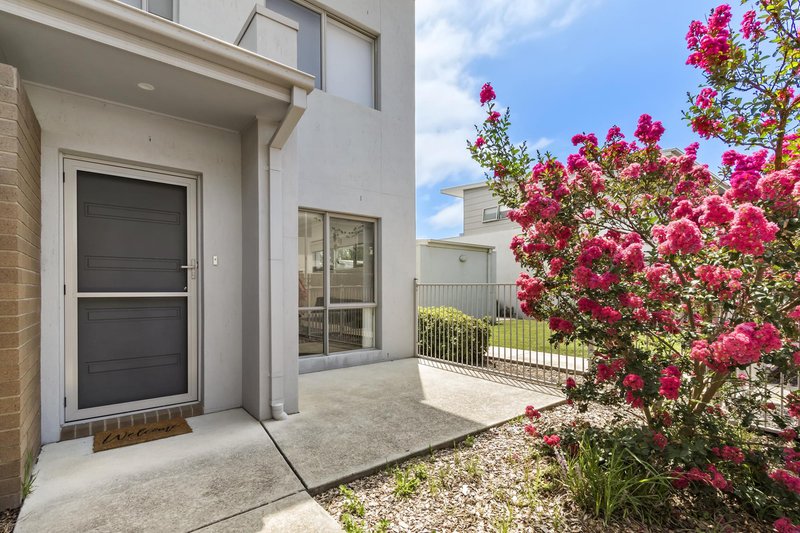 Photo - 24/20 Clare Burton Crescent, Franklin ACT 2913 - Image 8