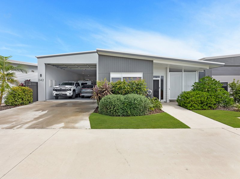 242/1 Latitude Blvde , Nikenbah QLD 4655