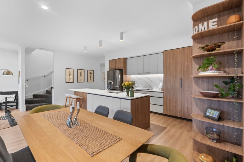 Photo - 24/25 Oasis Close, Manly West QLD 4179 - Image 4