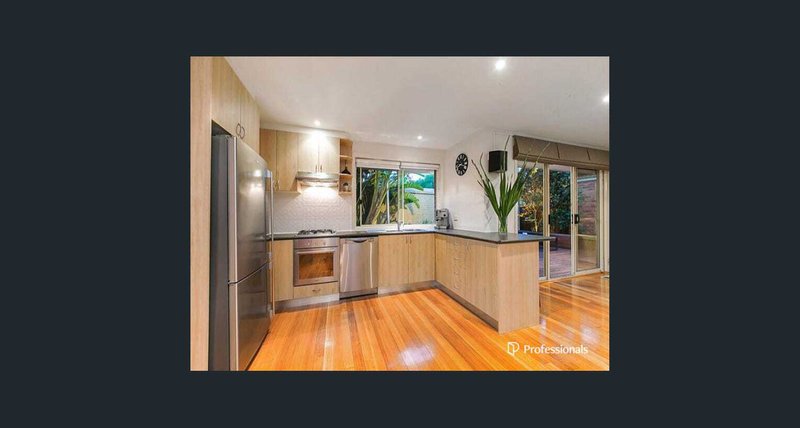 Photo - 2/426 Huntingdale Road, Oakleigh South VIC 3167 - Image 3
