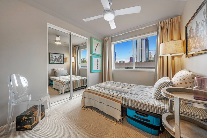 Photo - 24/26 Monaco Street, Surfers Paradise QLD 4217 - Image 10