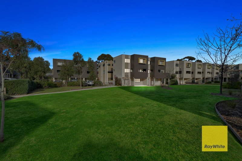 Photo - 24/27 Turva Avenue, Tarneit VIC 3029 - Image 3