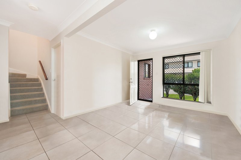 Photo - 2/429 Watson Road, Acacia Ridge QLD 4110 - Image 2