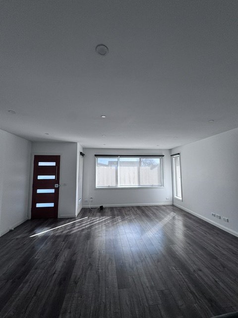 Photo - 2/43 Apollo Crescent, Dallas VIC 3047 - Image 3