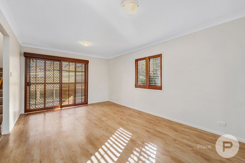 Photo - 2/43 Bowen Avenue, Albany Creek QLD 4035 - Image 3