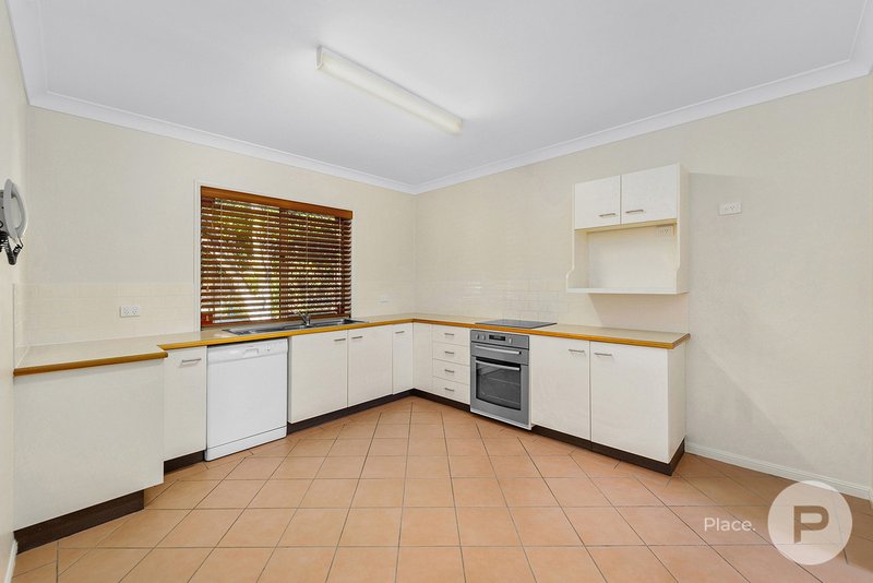 Photo - 2/43 Bowen Avenue, Albany Creek QLD 4035 - Image 4