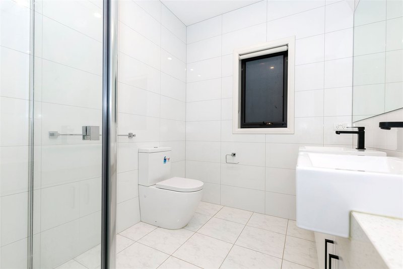 Photo - 2/43 Clayton Road, Oakleigh East VIC 3166 - Image 6