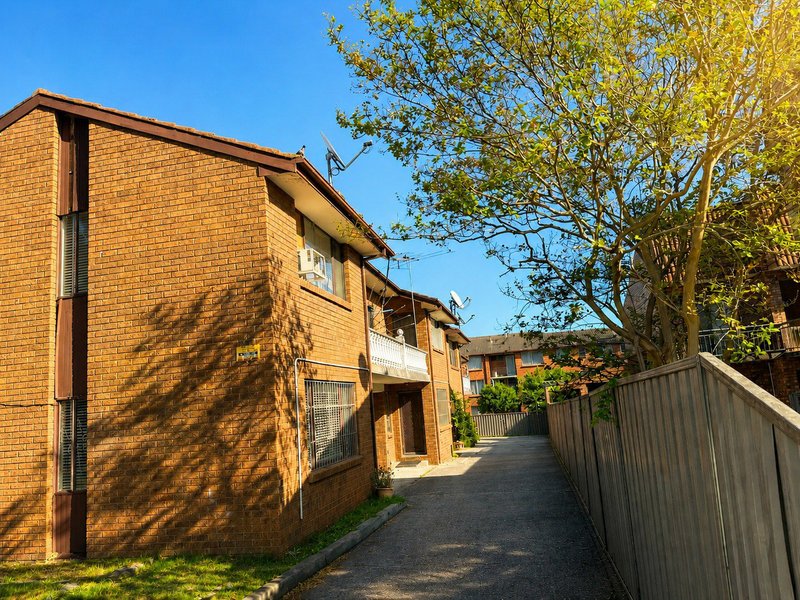 Photo - 2/43 Cumberland Street, Cabramatta NSW 2166 - Image 1
