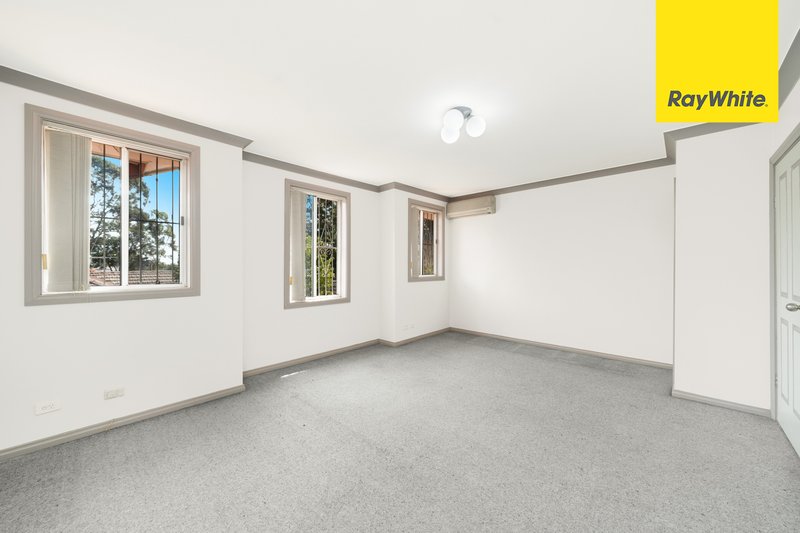 Photo - 2/43 Grove Avenue, Narwee NSW 2209 - Image 4