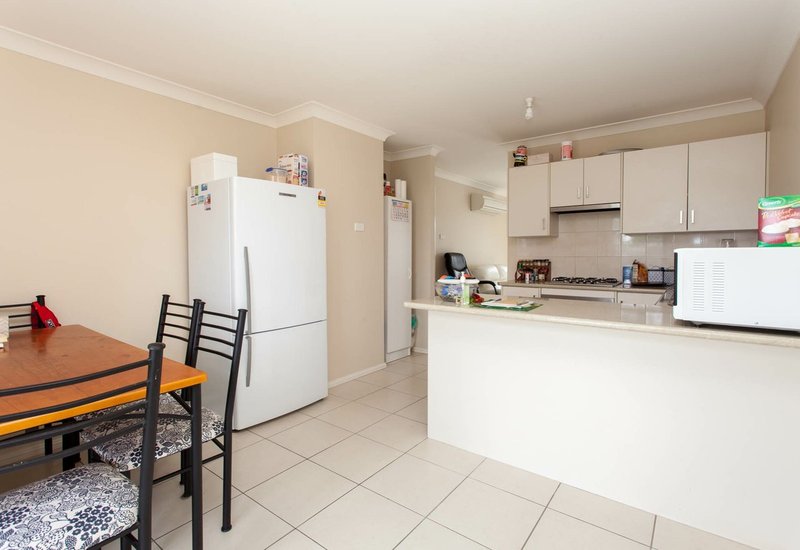 Photo - 2/43 Hebburn Street, Pelaw Main NSW 2327 - Image 5