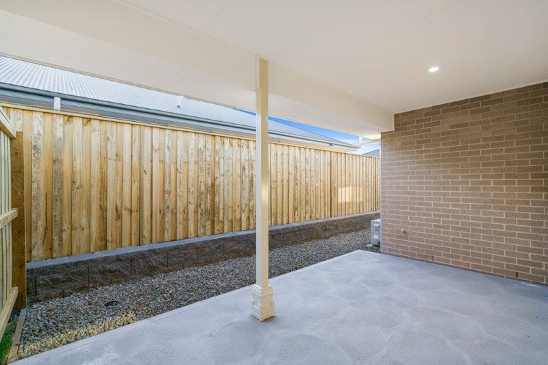 Photo - 2/43 Mcglinchey Crescent, Thornton NSW 2322 - Image 9