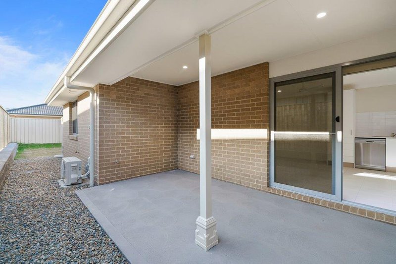 Photo - 2/43 Mcglinchey Crescent, Thornton NSW 2322 - Image 10