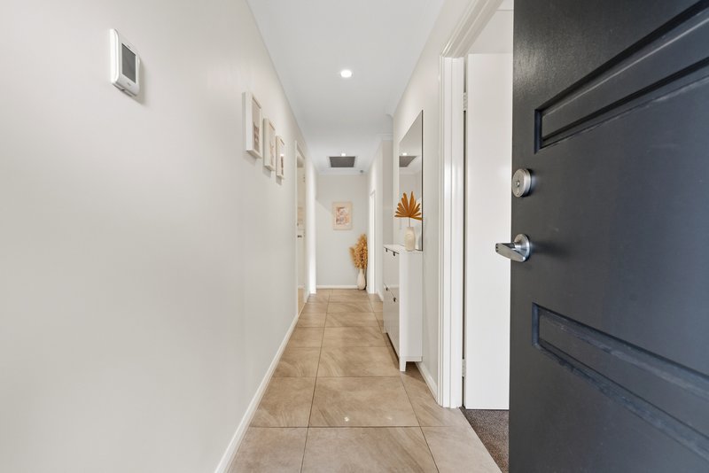 Photo - 2/43 Mcglinn Way, Cloverdale WA 6105 - Image 2