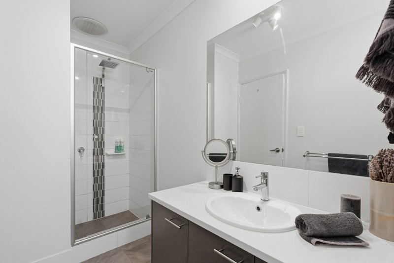 Photo - 2/43 Mcglinn Way, Cloverdale WA 6105 - Image 10