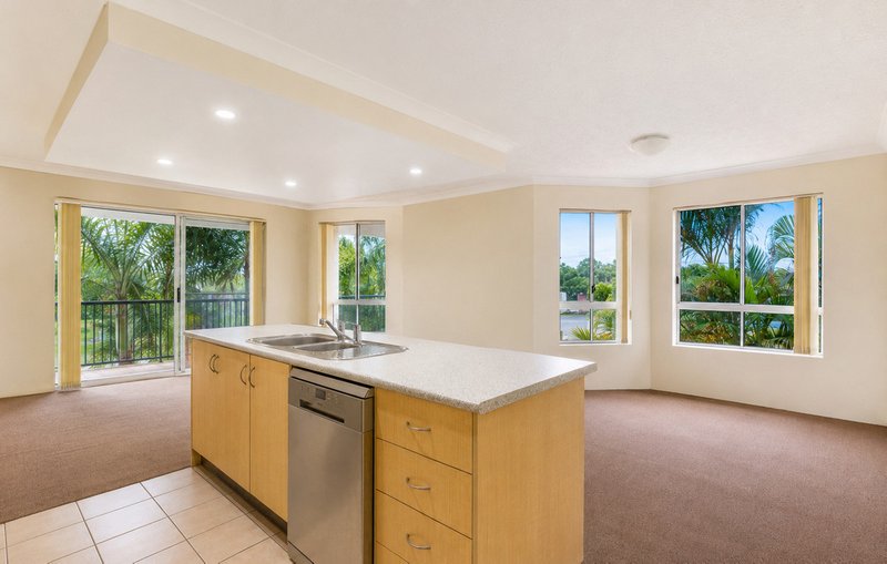 Photo - 24/3 Norman Street, Southport QLD 4215 - Image 4
