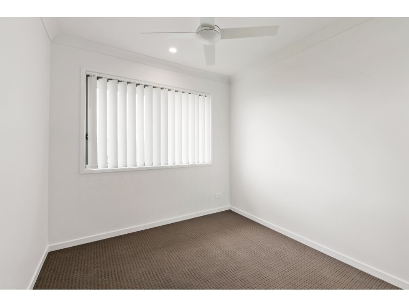 Photo - 2/43 Pierro Place, Logan Reserve QLD 4133 - Image 4