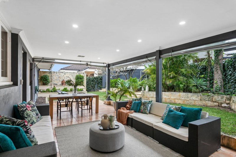 Photo - 243 Weaponess Road, Wembley Downs WA 6019 - Image 1
