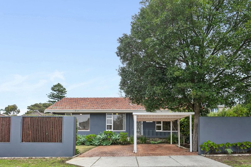 Photo - 243 Weaponess Road, Wembley Downs WA 6019 - Image 2