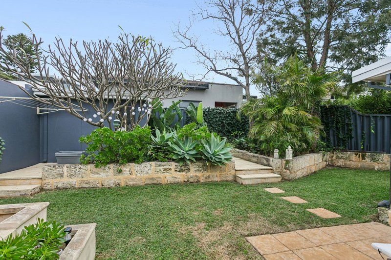 Photo - 243 Weaponess Road, Wembley Downs WA 6019 - Image 15