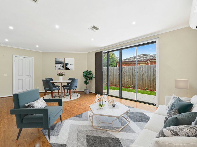 Photo - 2/43 Wentworth Street, Cranbourne North VIC 3977 - Image 5