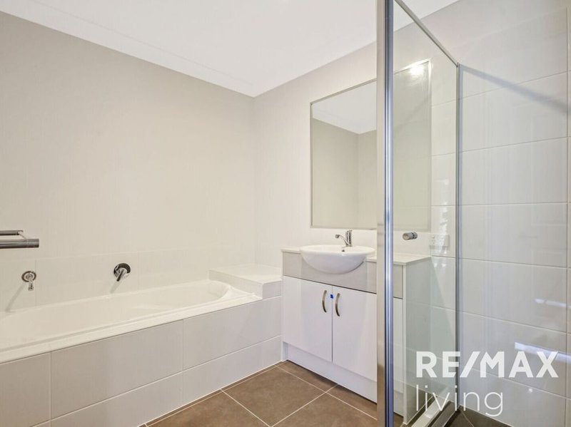 Photo - 2/43 Whitehaven Street, Burpengary QLD 4505 - Image 5