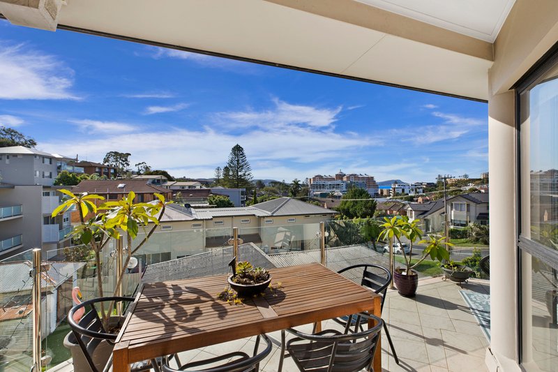 Photo - 2/43 Wilson Road, Terrigal NSW 2260 - Image 3