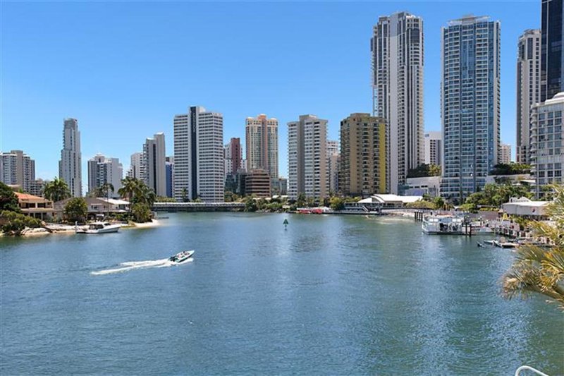 Photo - 24/30 Watson Esplanade, Surfers Paradise QLD 4217 - Image 8