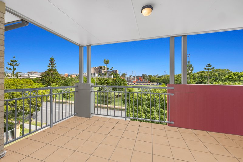 Photo - 24/300 Sir Fred Schonell Drive, St Lucia QLD 4067 - Image 2